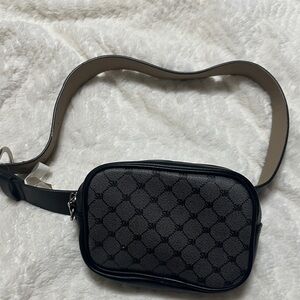 Steve Madden Black and Gray Patterned belth with a bag